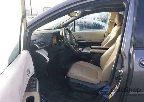 2021 Toyota Sienna Xle z USA, uszkodzony, nr VIN 5TDJSKFC9MS012324